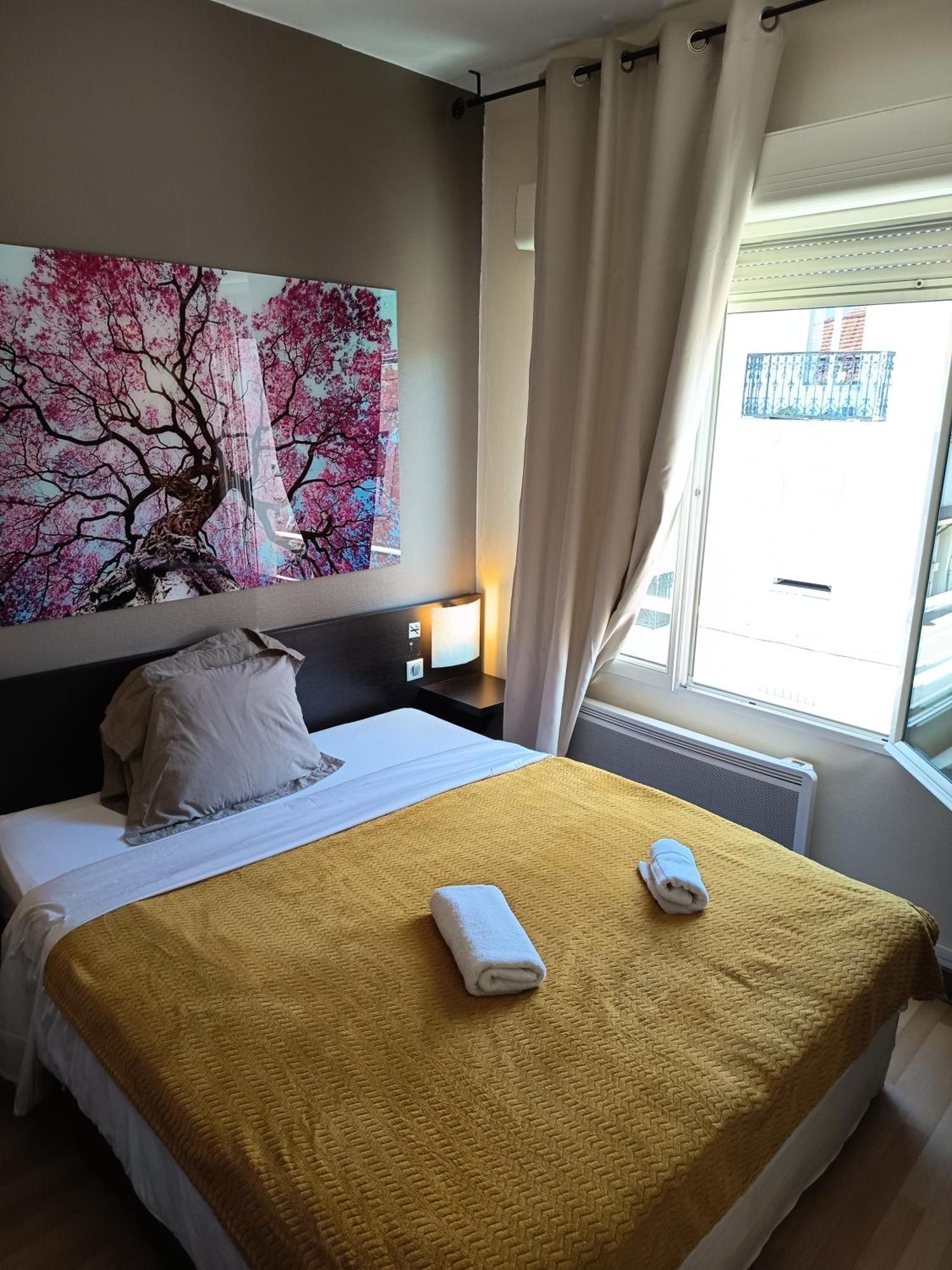 Hotel De La Gare Périgueux Екстериор снимка